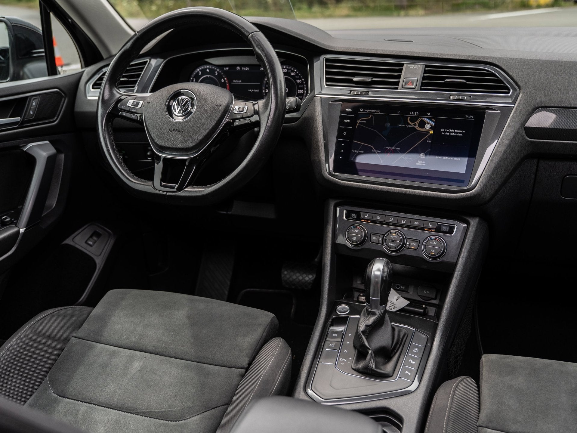 Volkswagen Tiguan Allspace 1.4 TSI Highline - PANORAMADAK -, 1490 kg, 4 cilinders, 150 pk, Zwart