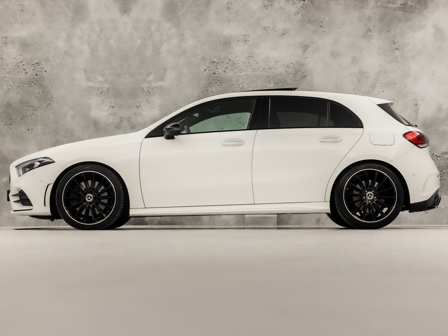 Mercedes-Benz A-Klasse 250 AMG Sport 224Pk Automaat (PANORAM, Auto's, 12 maanden, 15 km/l, Gebruikt, 4 cilinders