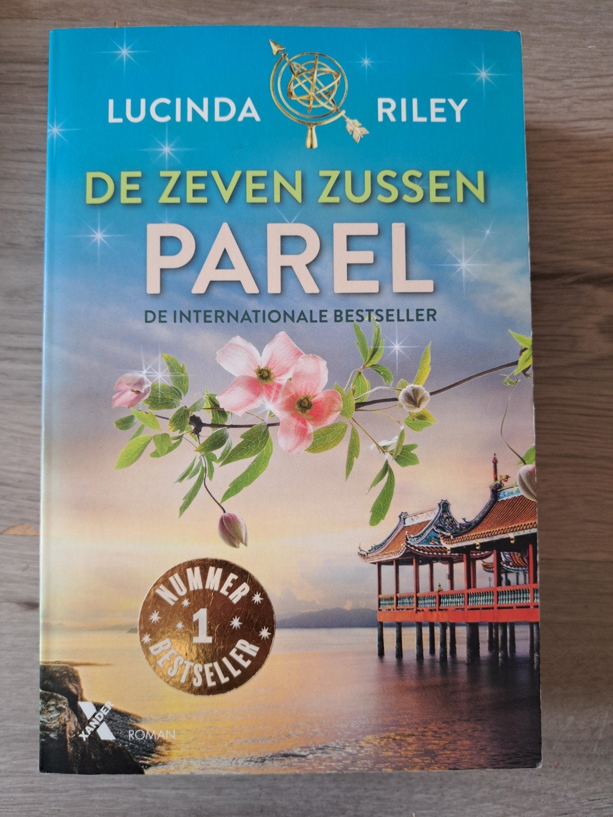 Parel, Lucinda Riley, Ophalen of Verzenden, Zo goed als nieuw