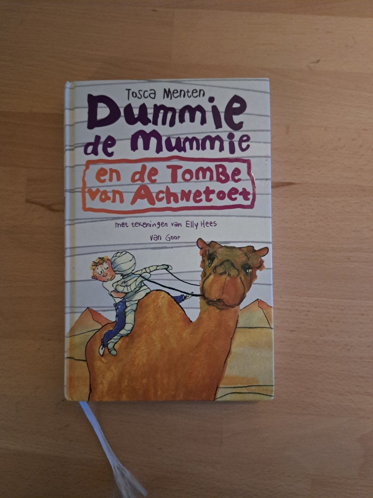 Dummie de Mummie en de Tombe van Achnetoet - Tosca Menten, Ophalen of Verzenden, Zo goed als nieuw, Fictie, Tosca Menten