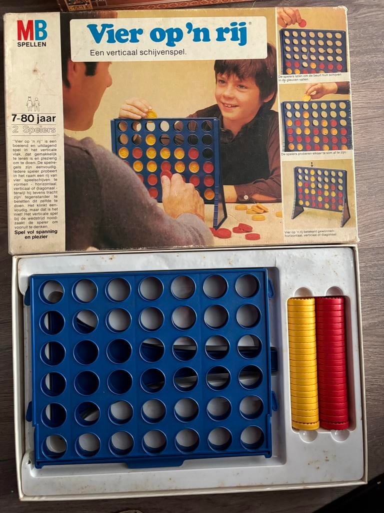 Vier op 'n rij - Klassiek verticaal schijvenspel, Een of twee spelers, Ophalen, Gebruikt