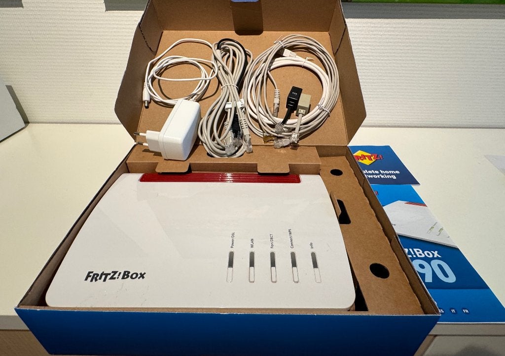 FRITZ!Box 7590, Verzenden, Zo goed als nieuw, Router met modem, AVM FRITZ!Box