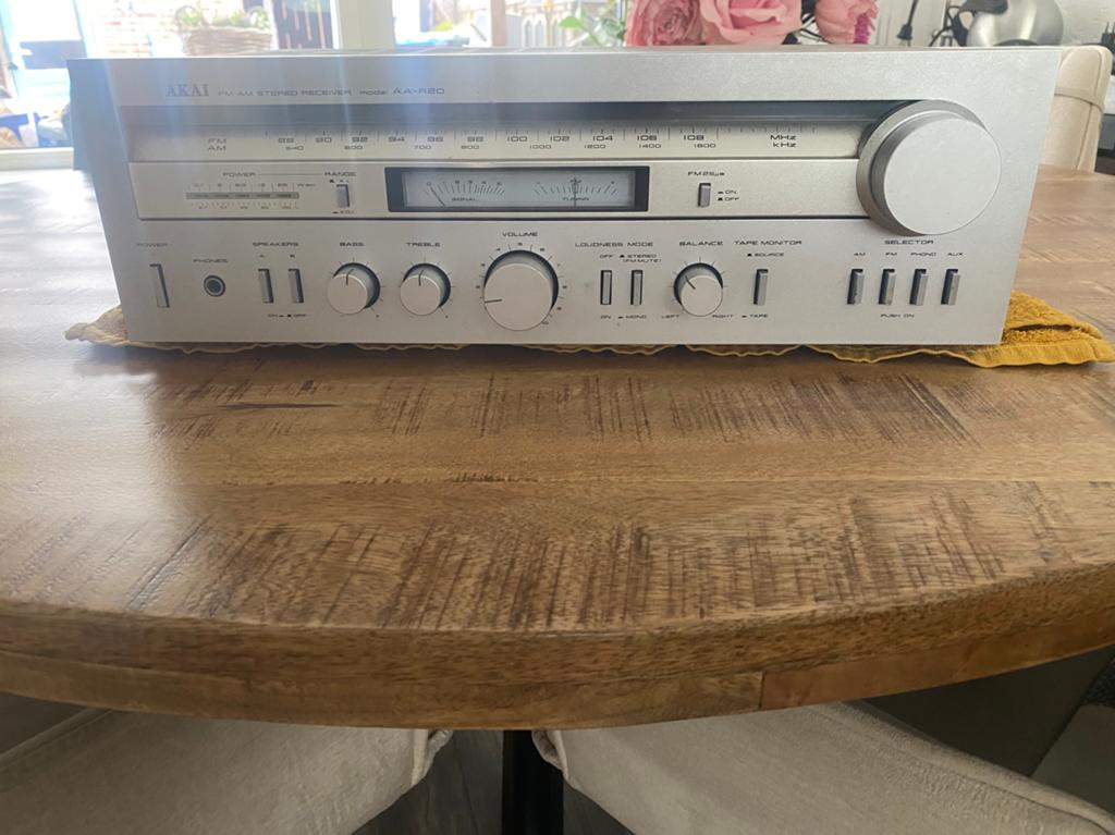 Akai AA-R20 stereo receiver - jaren 80, Ophalen of Verzenden, Gebruikt, Minder dan 60 watt, Overige merken