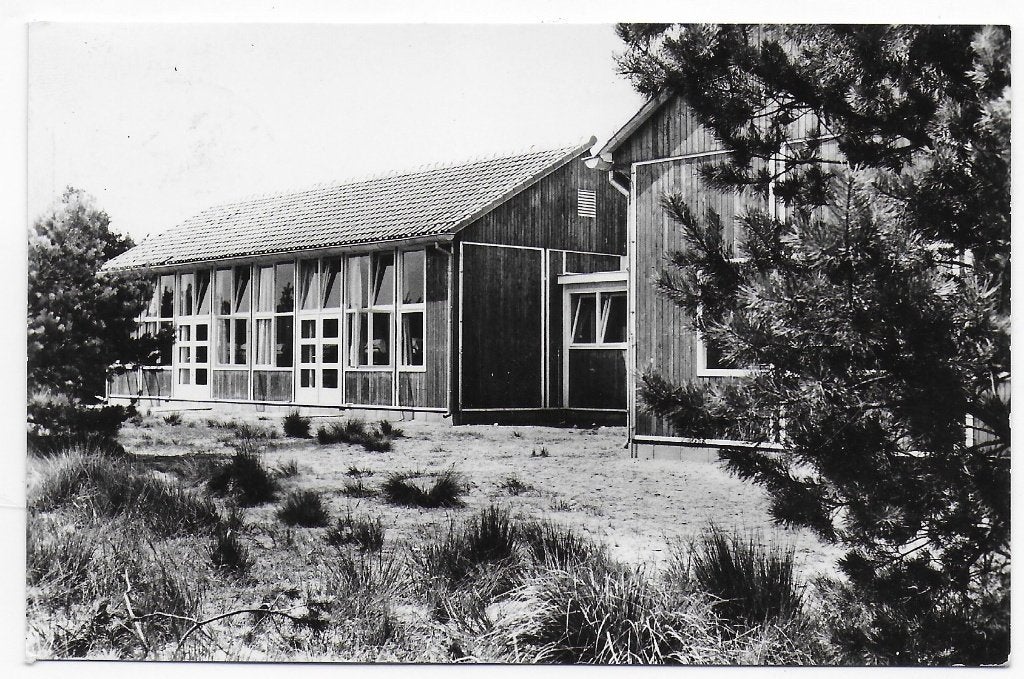 Oosterhout Schoolbuitenhuis gelopen Ansichtkaart (B7550 ), Verzamelen, Ansichtkaarten | Nederland, Ophalen of Verzenden, 1940 tot 1960