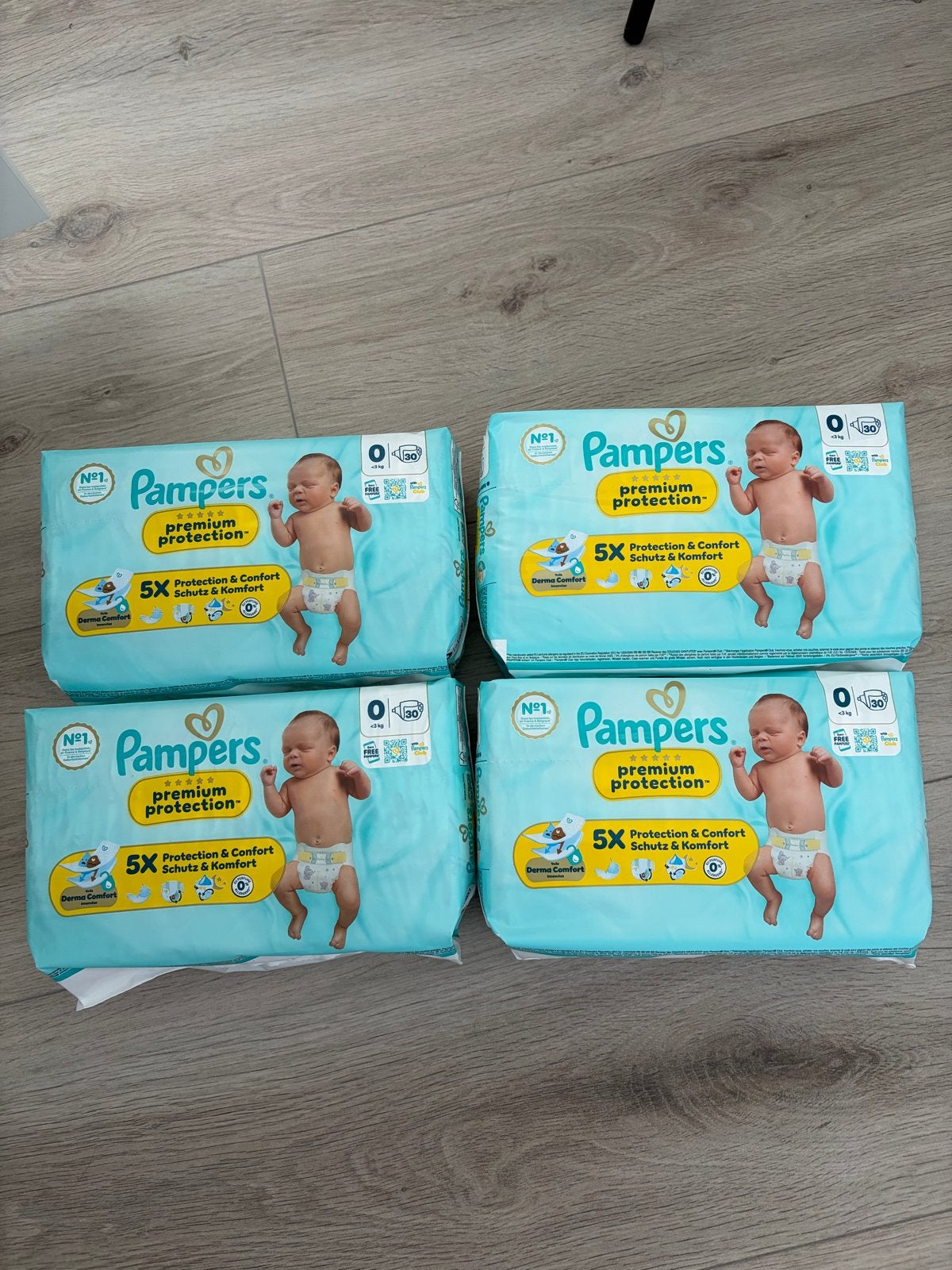 4 pakken Pampers Premium Protection luiers maat 0, Ophalen, Nieuw
