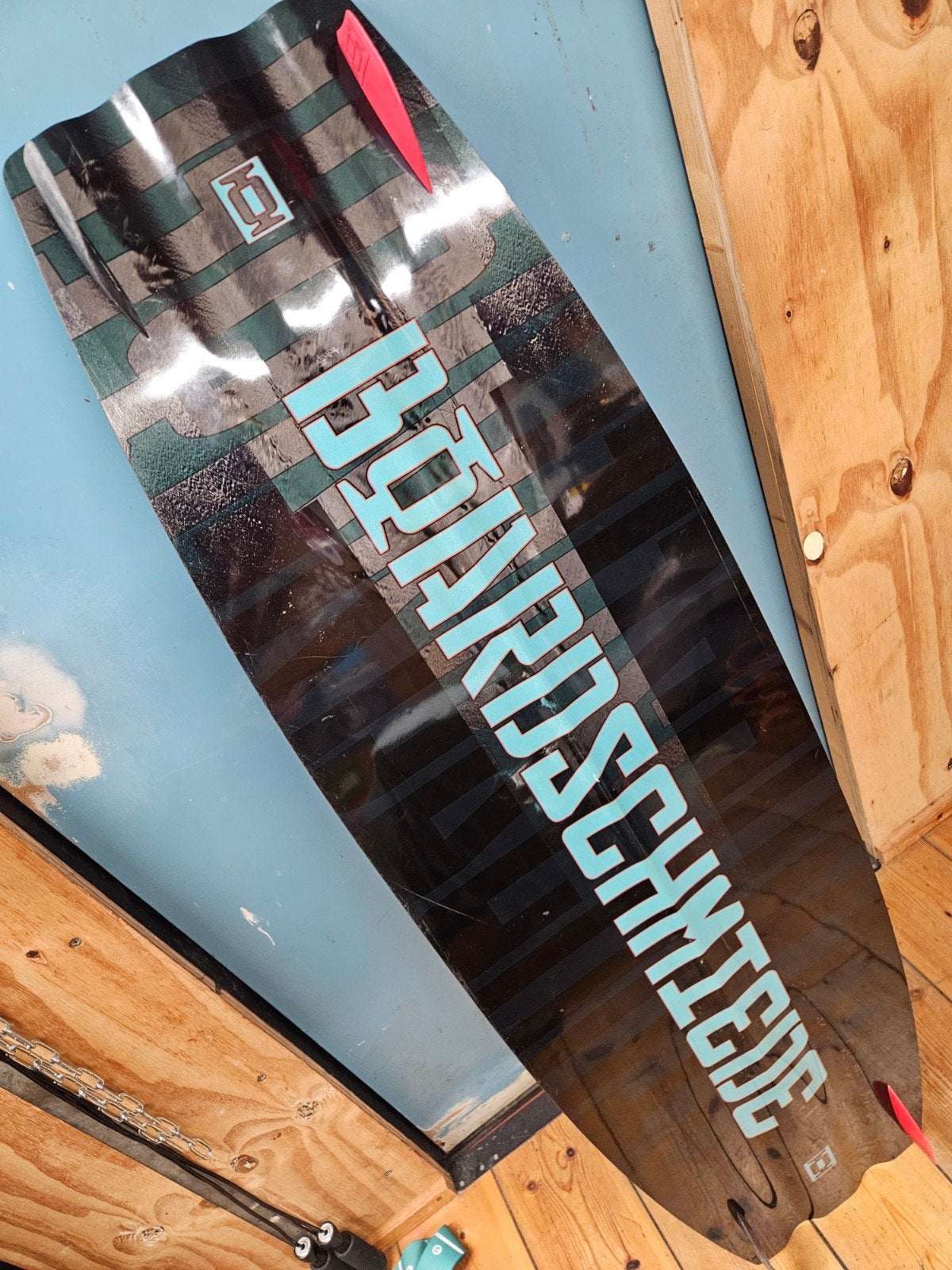 custom carbon boardschmiede challenger 3 twintip kiteboard, Watersport en Boten, Kitesurfen, Ophalen, Twintip, Kiteboard, Zo goed als nieuw