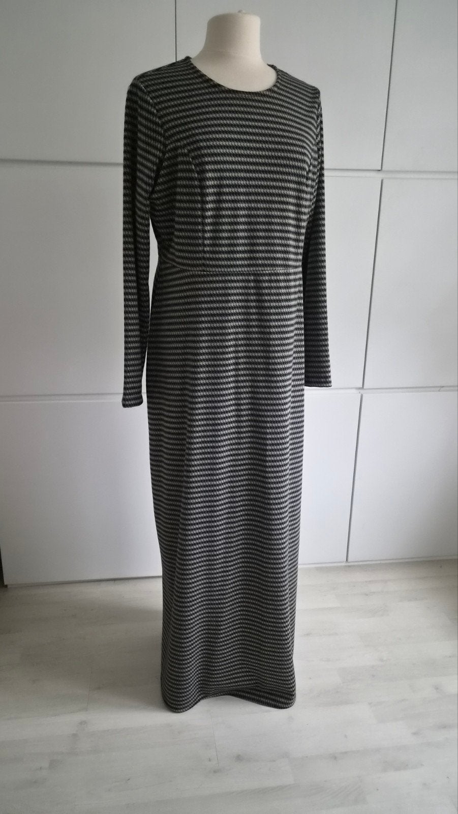 Lange jurk met pied-de-poule patroon, Meerkleurig, Maat 42/44 (L), Ophalen of Verzenden, Onder de knie