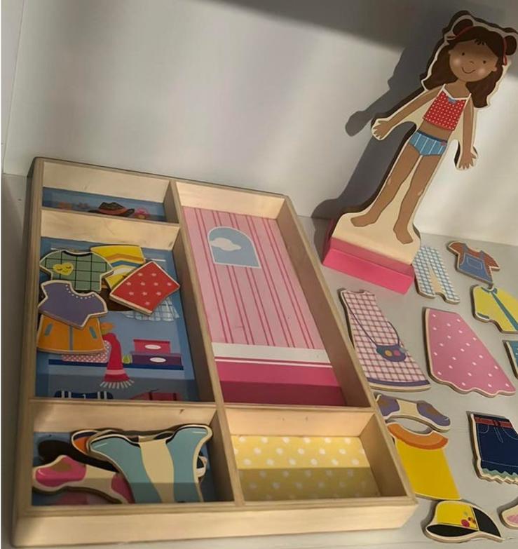 Houten speelset aankleed pop! Magnetische kleding, Ophalen of Verzenden, Zo goed als nieuw