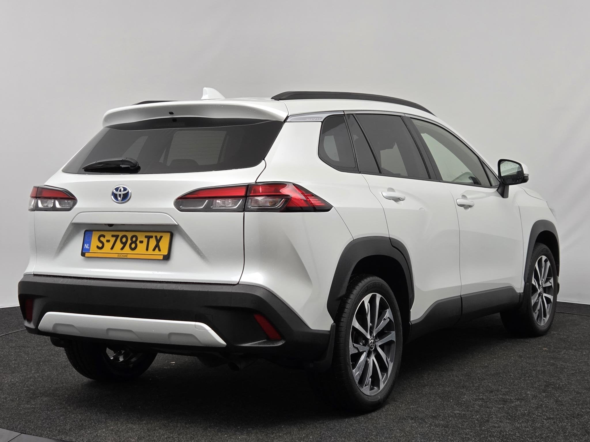 Toyota Corolla Cross Hybrid 200 Dynamic | Stoel & Stuur Verw, Stof, Gebruikt, 4 cilinders, Met garantie (alle)
