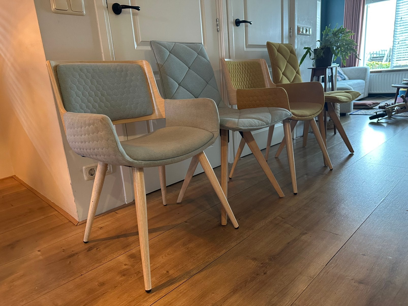 Vier eetkamerstoelen Laforma, Huis en Inrichting, Ophalen, Zo goed als nieuw, Overige kleuren, Vier