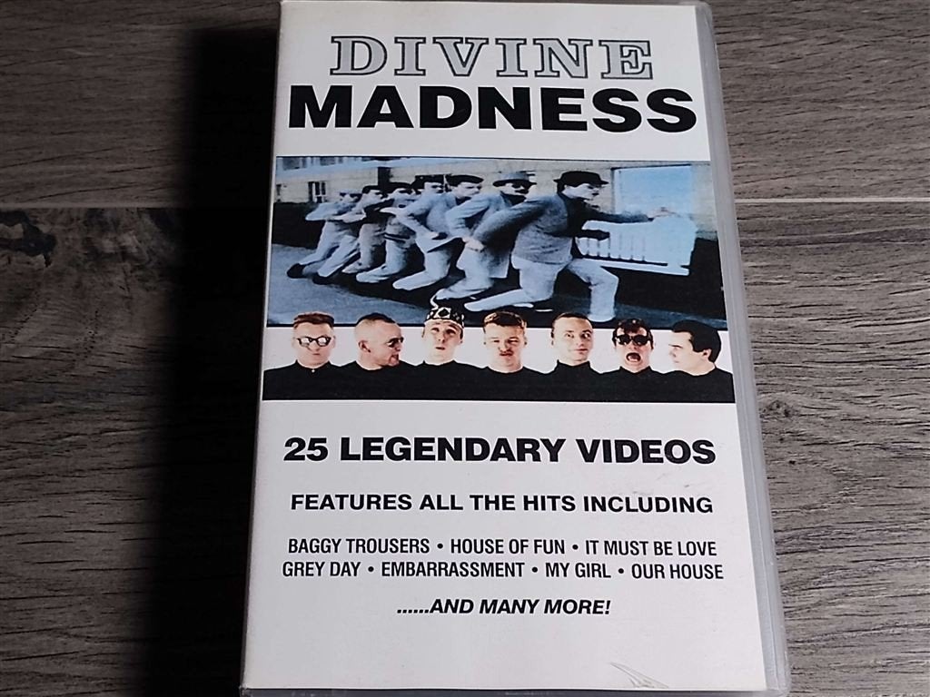 Madness - Divine Madness [VHS], Cd's en Dvd's, Alle leeftijden, Ophalen of Verzenden, Zo goed als nieuw