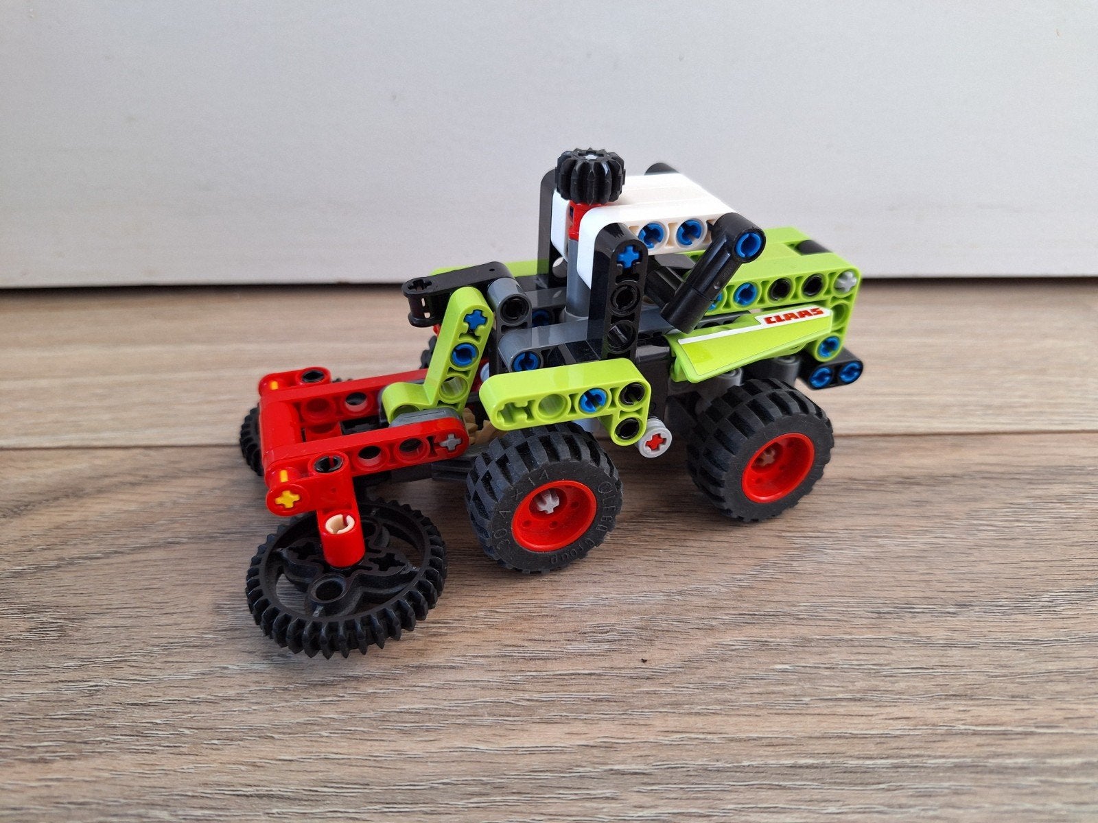 Lego Technic 42102
Mini Claas Xerion, Ophalen of Verzenden