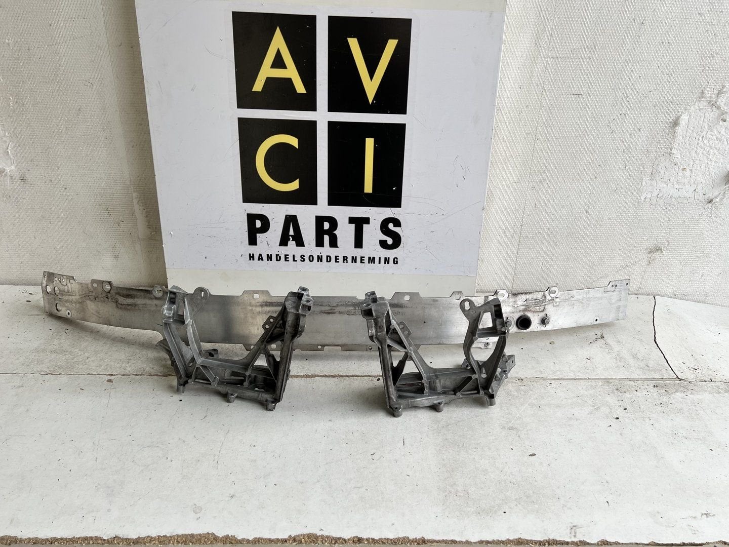 Mercedes C klasse W205 koplamp frame rechts A2056221700, Gebruikt, -, Ophalen of Verzenden, -