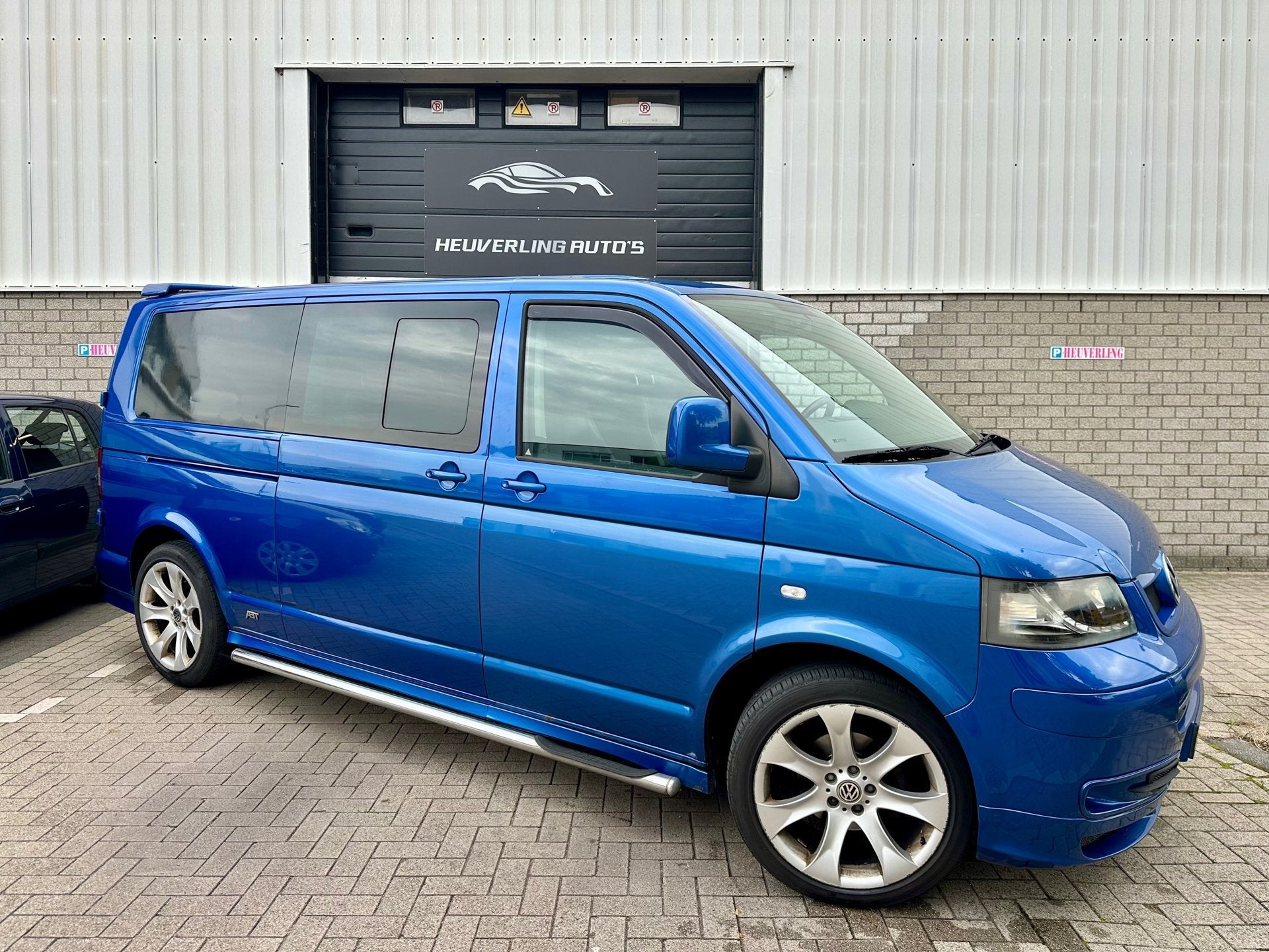 Volkswagen Transporter 2.5 TDI 340 Highline DC | Automaat |, Auto's, Gebruikt, Zwart, Volkswagen, 2020 kg