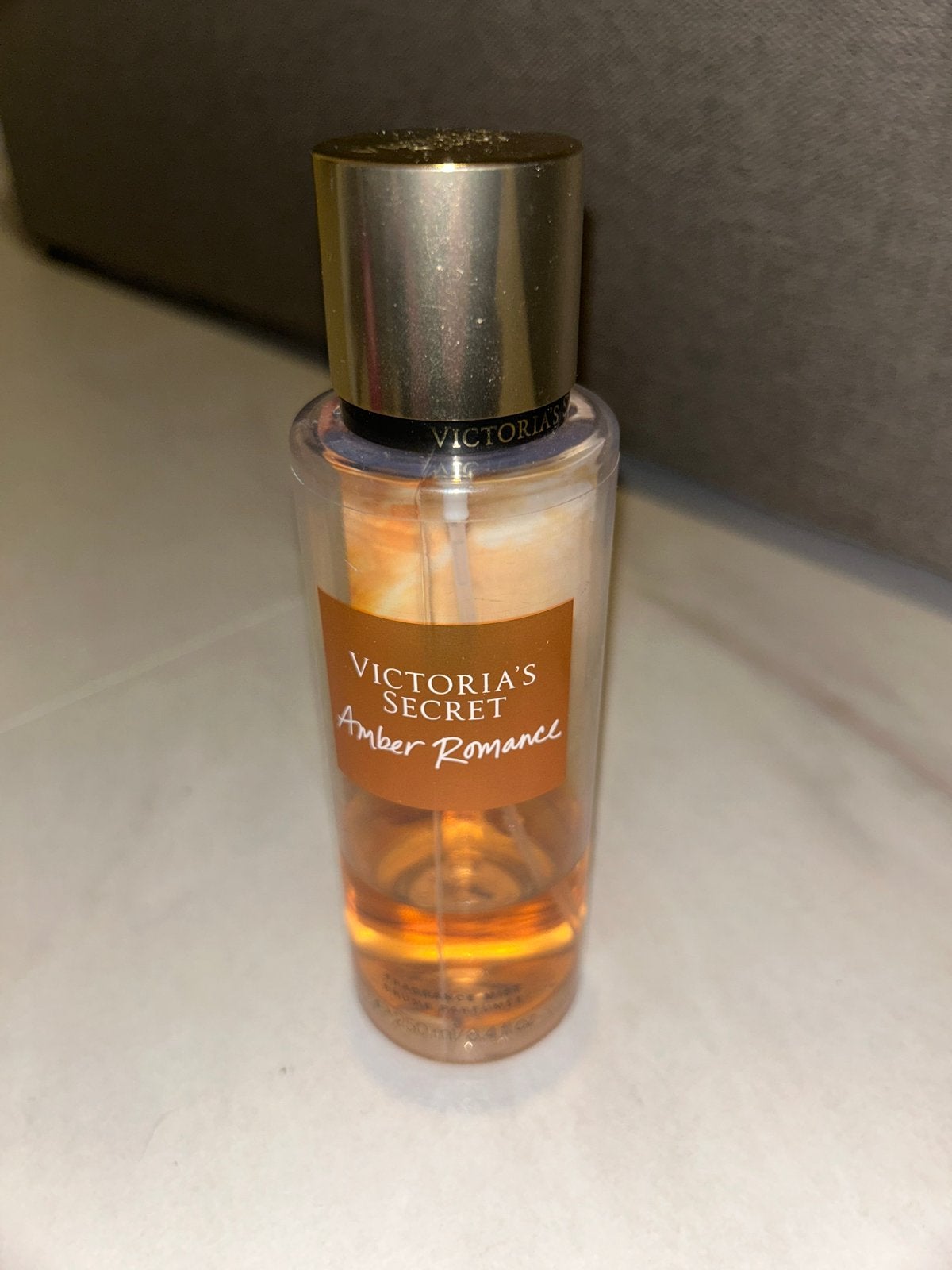 Victoria's Secret Amber Romance Fragrance Mist, Ophalen of Verzenden, Gebruikt