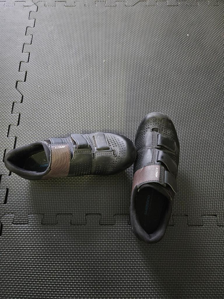 Wielren schoenen, Ophalen