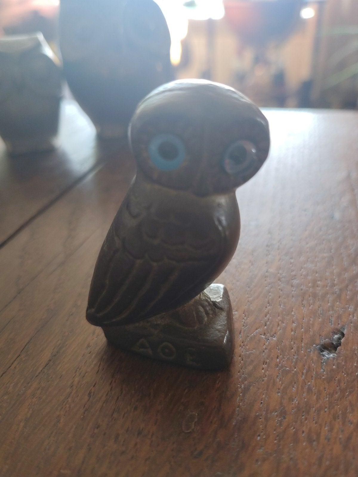 Vintage bronzen uil beeldje met blauwe ogen - 4.5 cm hoog, Ophalen of Verzenden