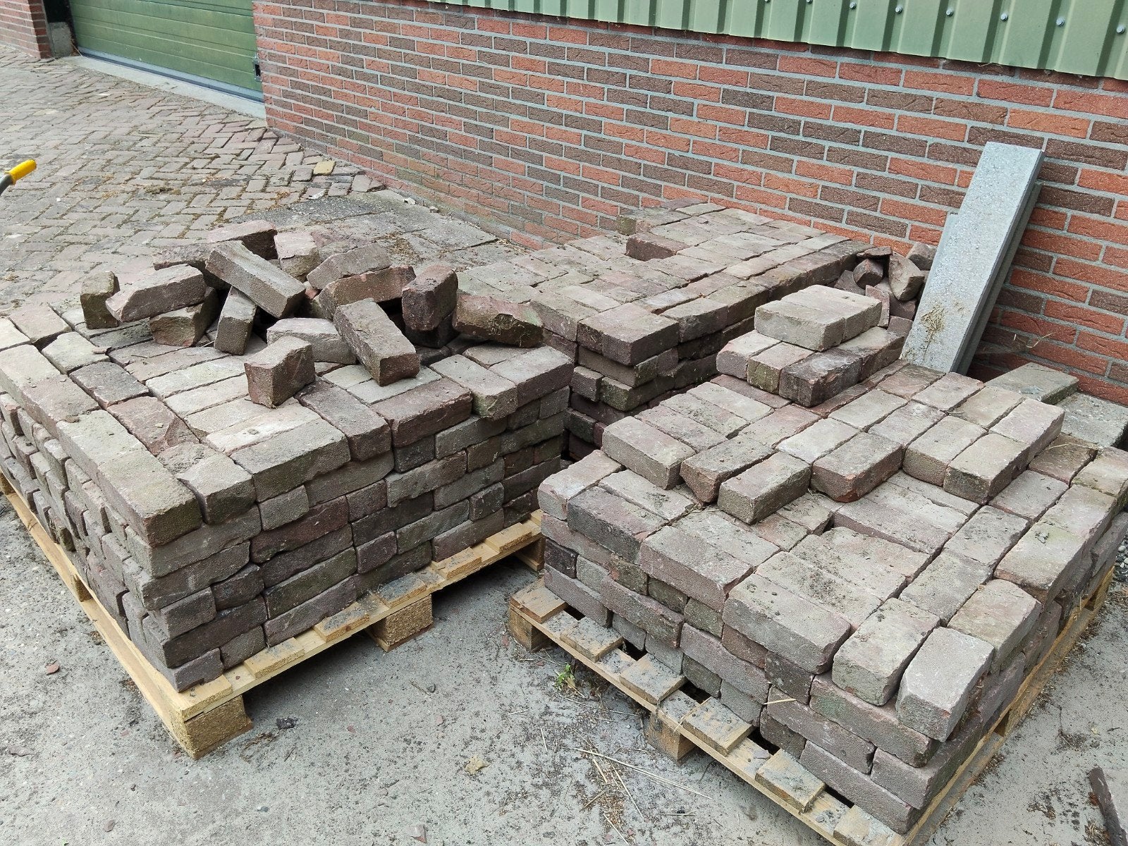 oud gebakken klinkers, Ophalen, Klinkers