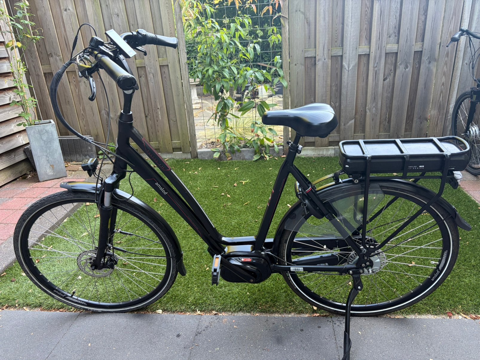 Te koop mooie elektrische damesfiets Amslod, Fietsen en Brommers, Elektrische fietsen, Zo goed als nieuw, 59 cm of meer, 50 km per accu of meer