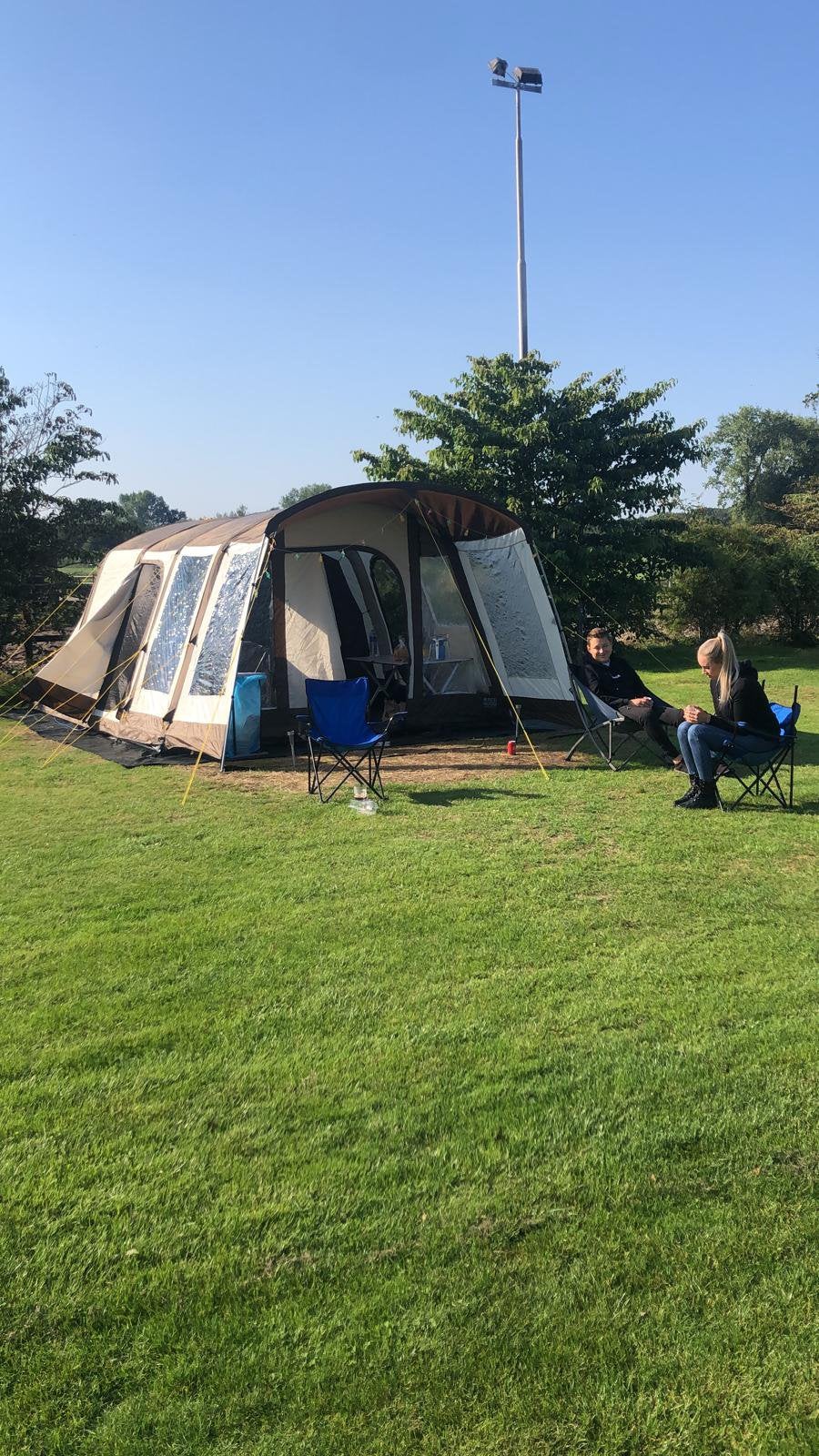 Redwood icarus 400 AIR tunneltent, Ophalen, Zo goed als nieuw, Tot en met 4