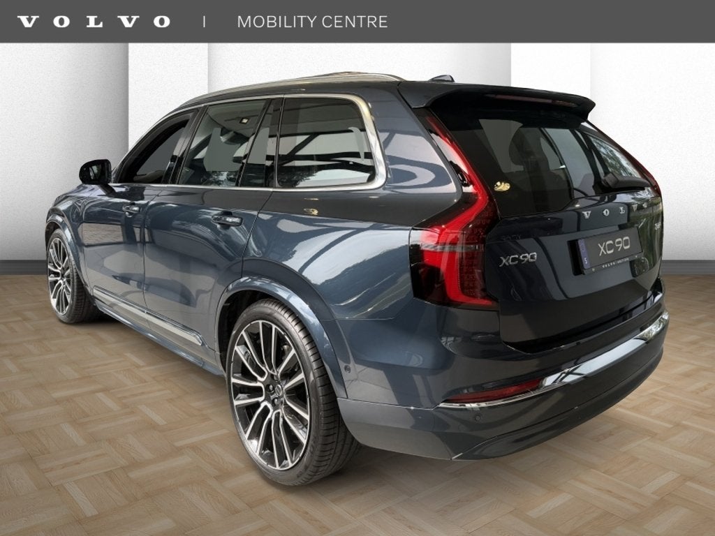 Volvo XC90 T8 AWD Ultra Exec. Bright | DIRECT LEVERBAAR! |, 4 cilinders, Blauw, 7 stoelen, Hybride Elektrisch/Benzine