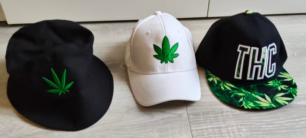 2 baseballcaps en 1 buckethat - ook los te koop, Ophalen of Verzenden, Gedragen, One size fits all, Hoed