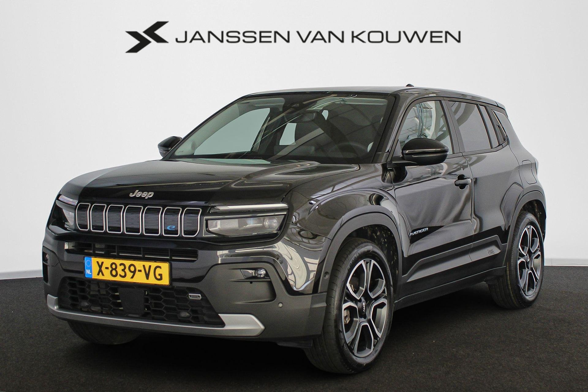 Jeep Avenger Summit 54 kWh Stoelverwarming Camera Keyless Do, Auto's, Gebruikt, 156 pk, Leder en Stof, Zwart