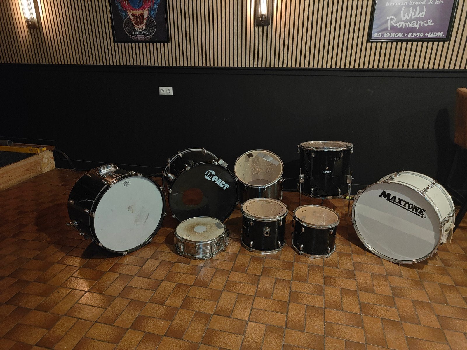 Drumstel onderdelen: 3 kick/bas drums, 4 toms, 1 snare, Ophalen, Gebruikt, Overige merken