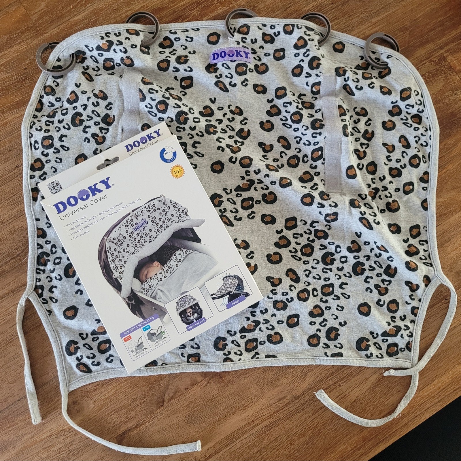 Dooky Universele cover, Ophalen of Verzenden, Zo goed als nieuw