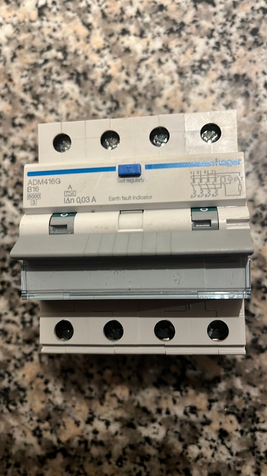Hager aardlekautomaat B16 type ADM 416G, Ophalen of Verzenden, Zo goed als nieuw, Overige typen