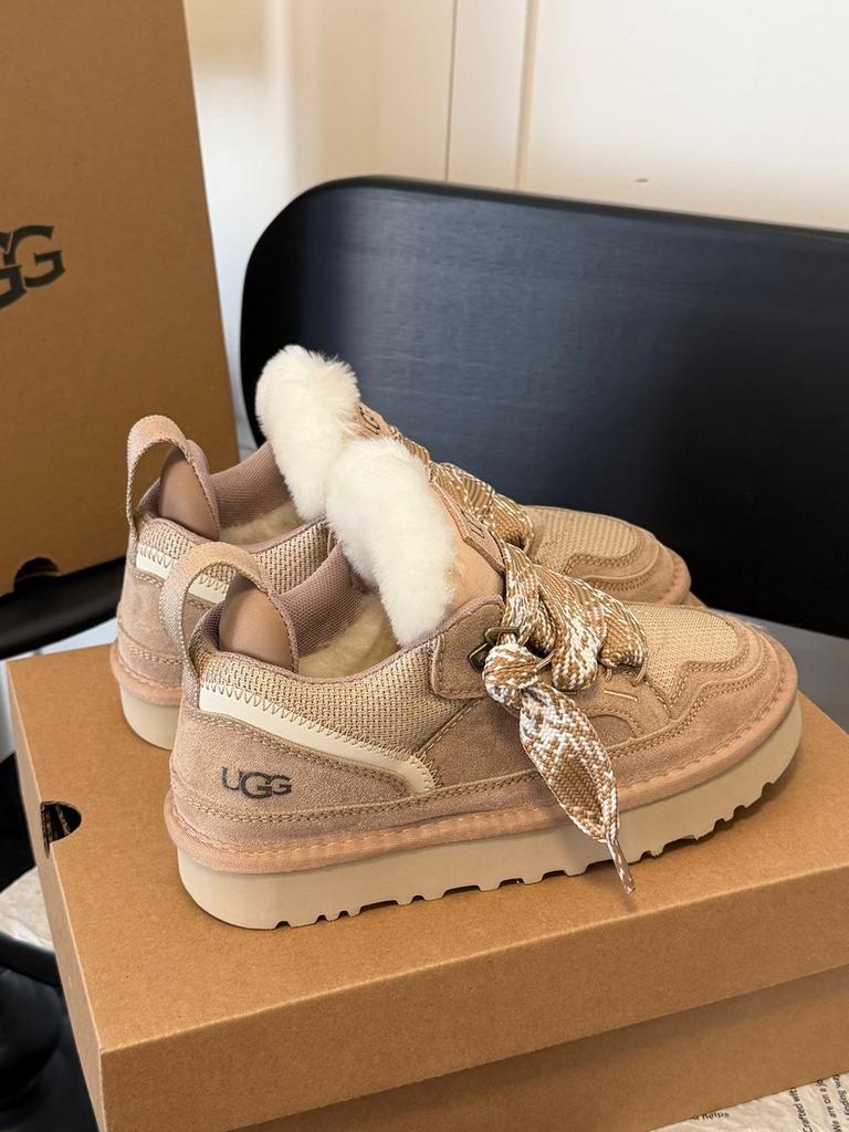 UGG schoenen maat 39, Verzenden, Nieuw, Beige, Schoenen met lage hakken