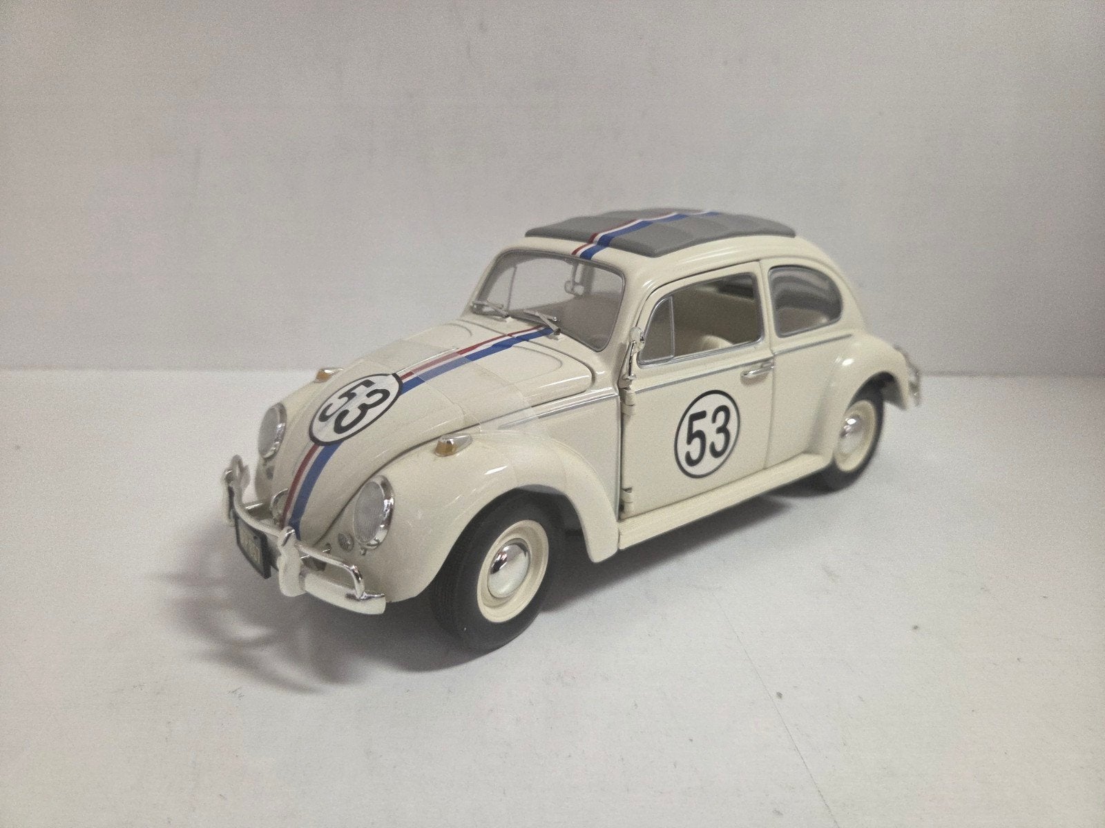 Johnny Lightning Volkswagen Kever Herbie Fully Loaded 1:18, ., Ophalen of Verzenden, Zo goed als nieuw, .