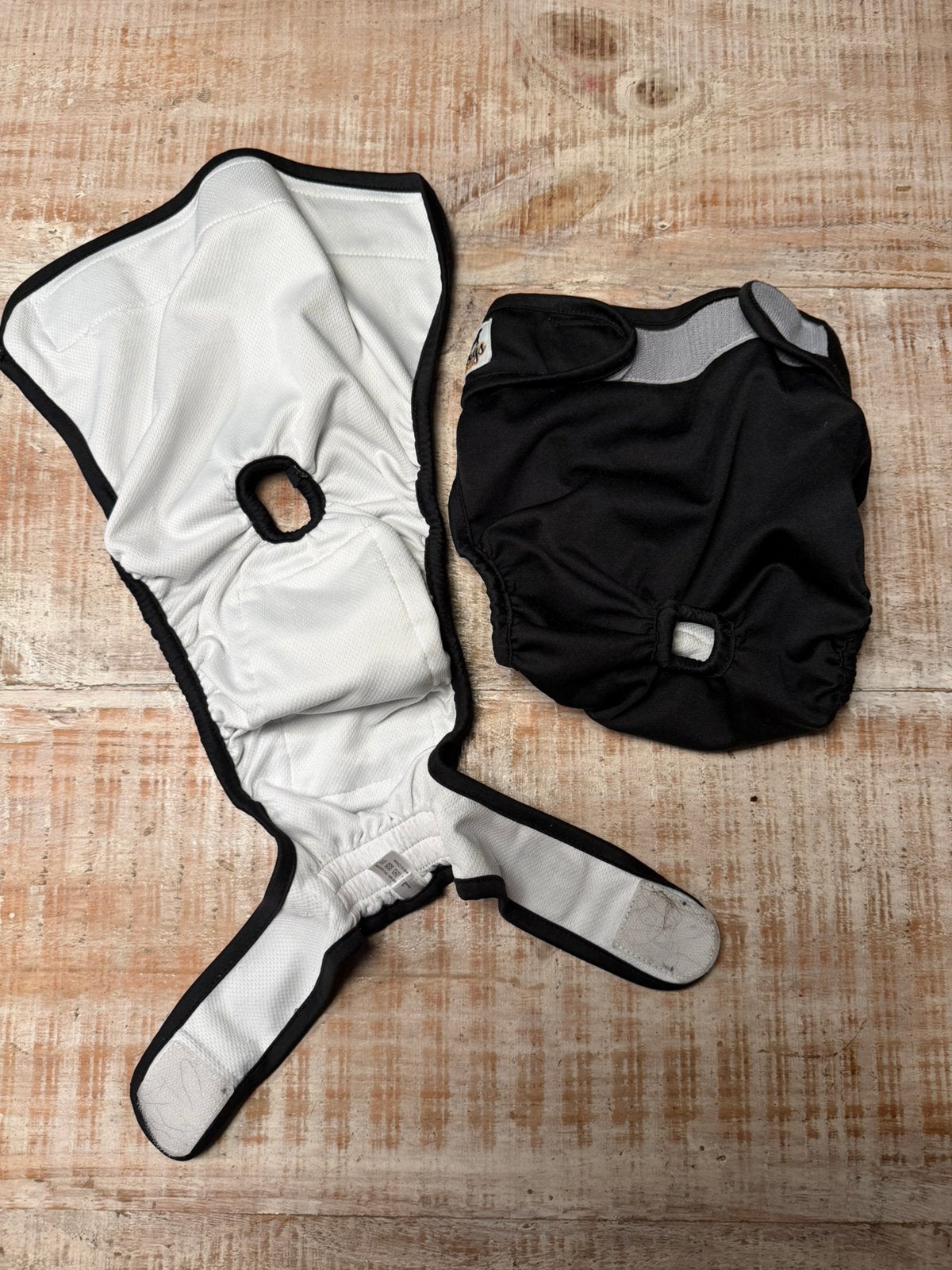 Broekjes voor teefje, L, Ophalen of Verzenden, Zo goed als nieuw, Gevoerd