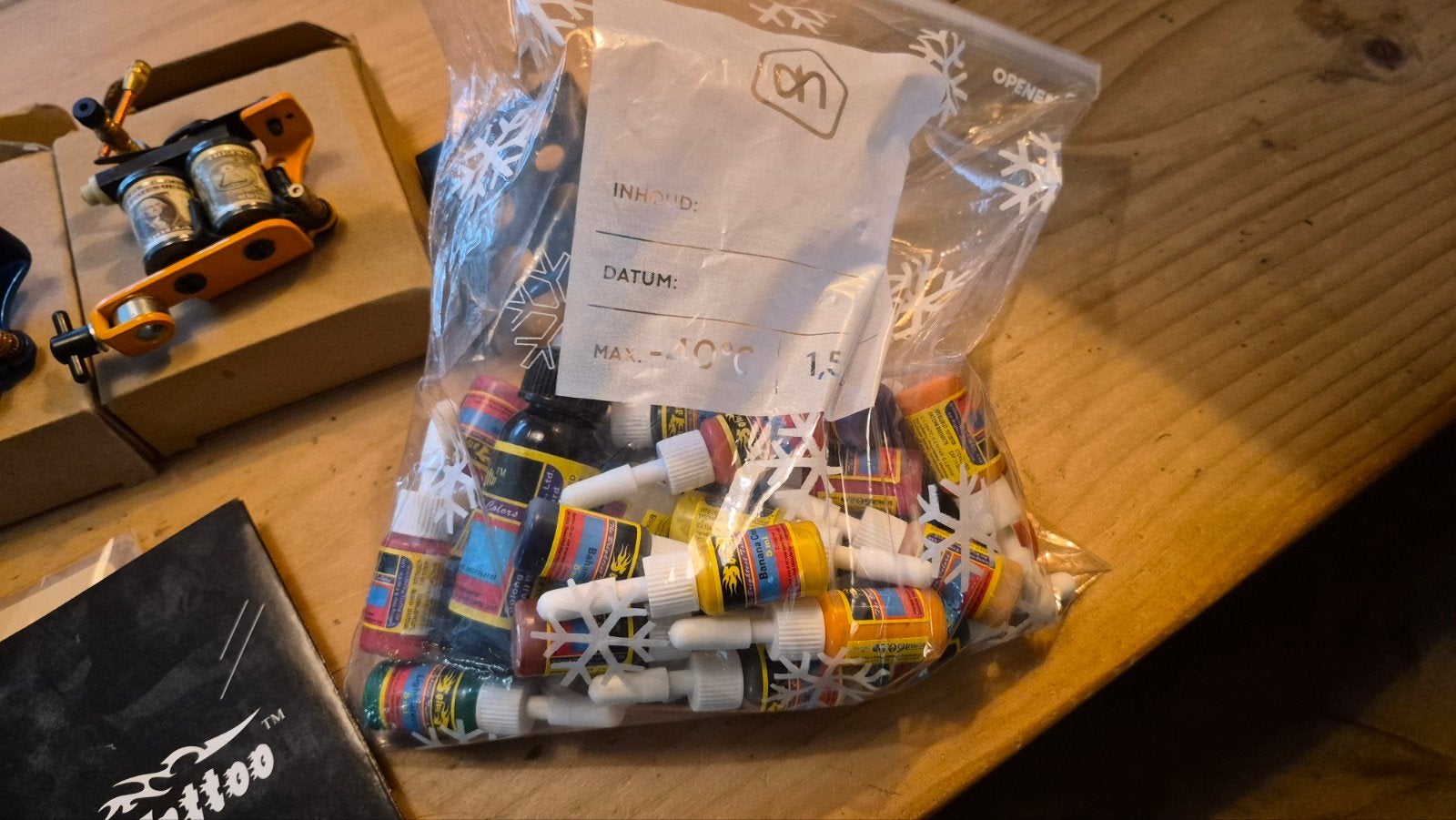 Tattoo set met inkt, oefenhuid en machine, Ophalen of Verzenden, Gebruikt