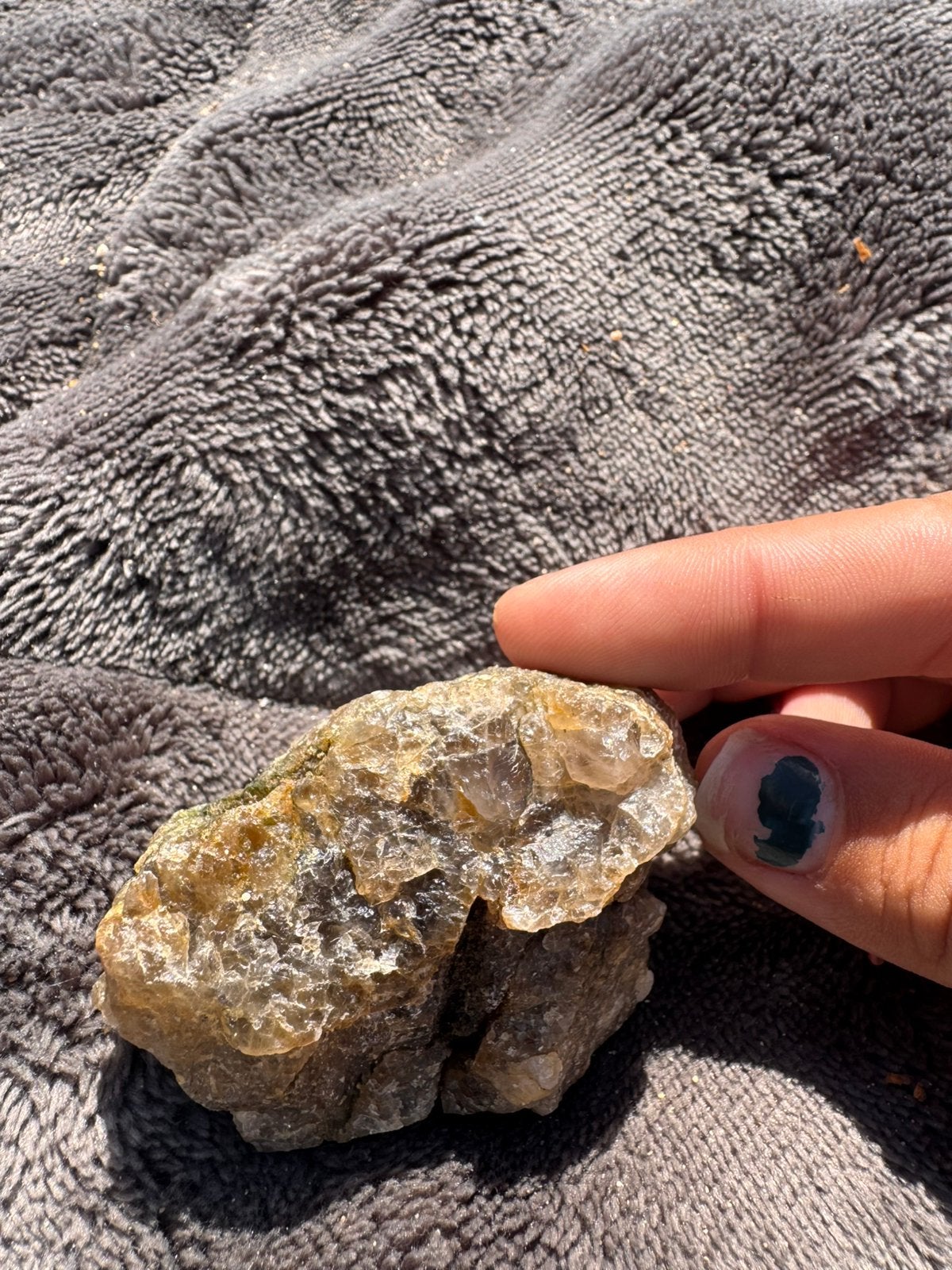 Bijzonder ruw kristal/mineraal – Lipnomeer Czechia, Verzamelen, Ophalen of Verzenden