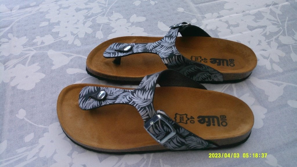 Bio Life teenslipper, maat 40 NIEUW., Kleding | Dames, Schoenen, Slippers, Bio life, Zwart, Nieuw