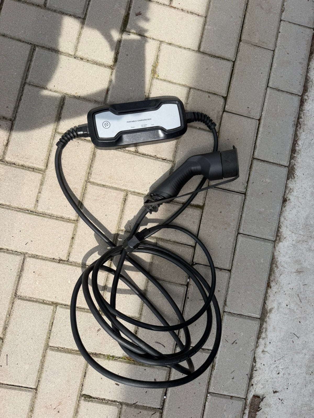 Mobiele EV-lader Type 2 230V 16A (3,7 kW)–Zo goed als nieuw, Ophalen of Verzenden, Zo goed als nieuw, Laadkabel