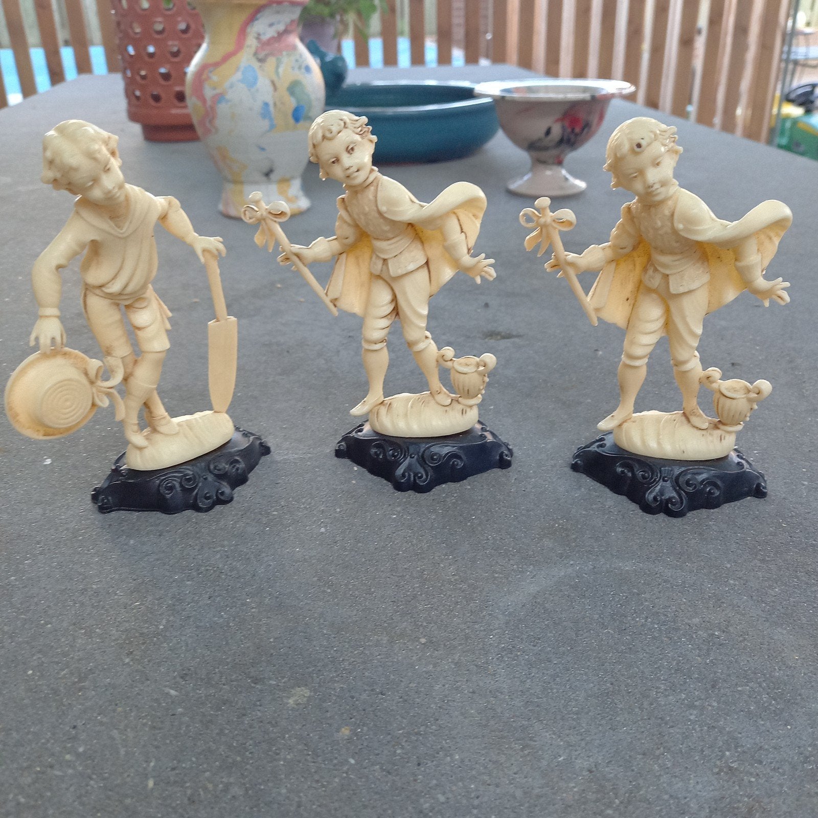 3 Vintage Italiaanse Beeldjes – Faux Ivoor / Kunsthars, Ophalen of Verzenden, Zo goed als nieuw, Dier