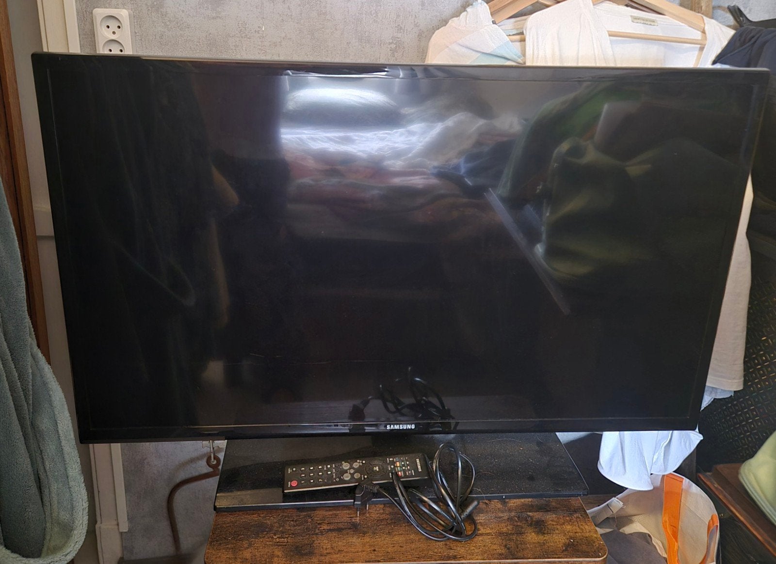Samsung UE39EH5003 39 inch Full HD LCD TV