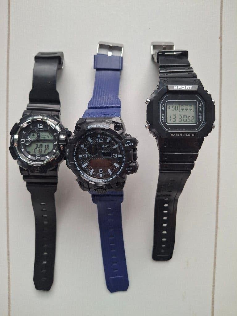 3 x kinder horloge jongens/heren  digitaal 3 stuks 10.00 NEW, Ophalen of Verzenden, Nieuw, Blauw, Jongen