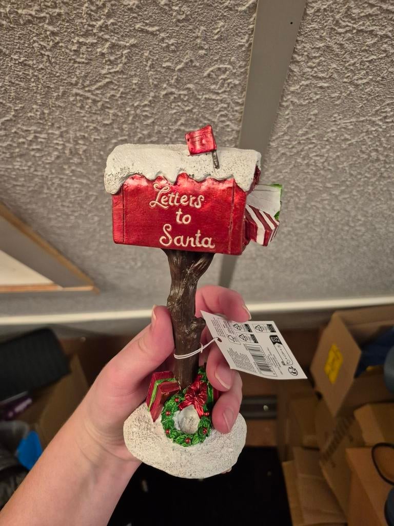 Nieuw beeldje brievenbus letters to santa, Diversen, Kerst, Ophalen of Verzenden, Nieuw