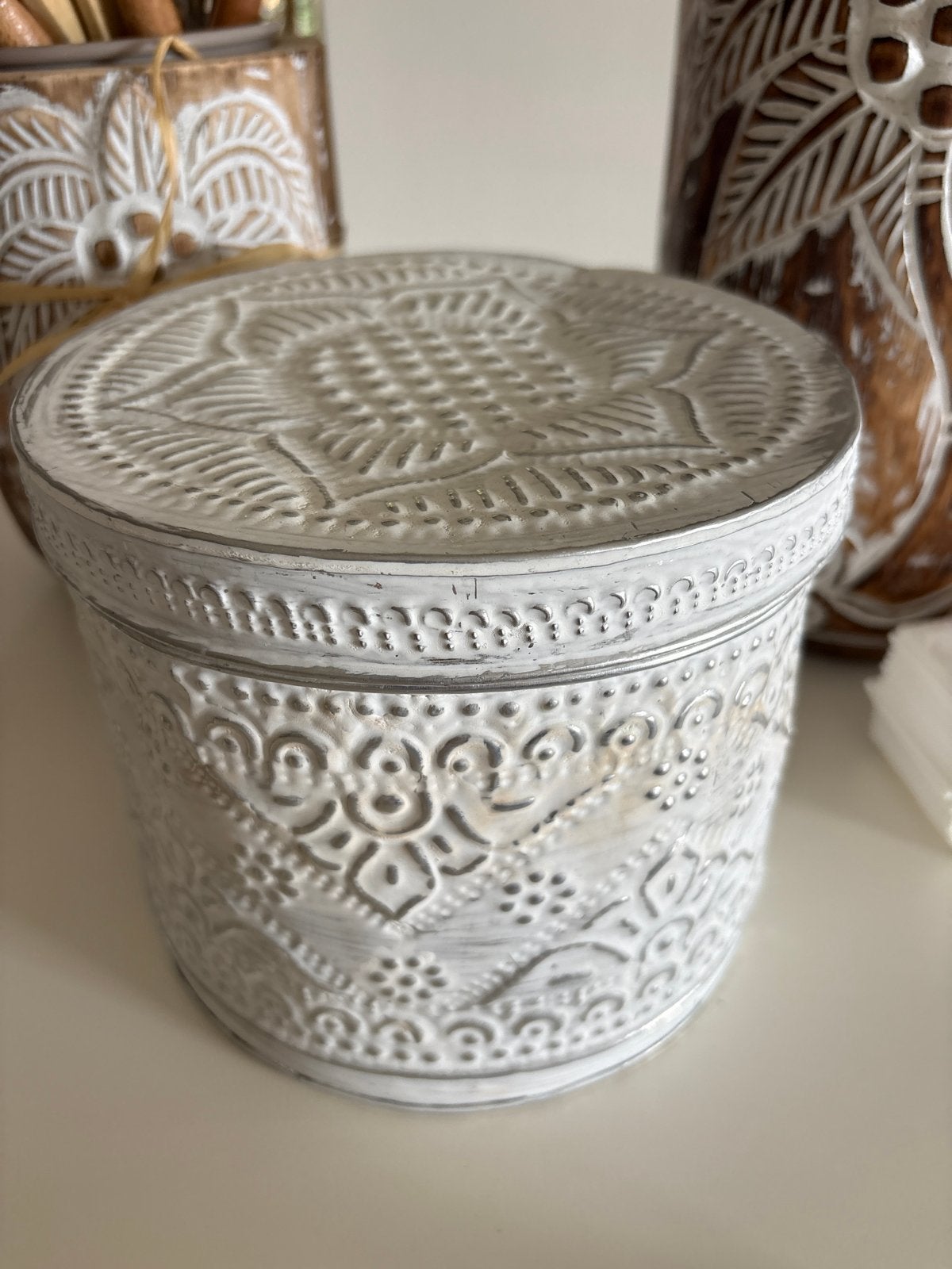 Witte zinken Ibiza trommel met deksel, Huis en Inrichting, Gebruikt, Boho, Ophalen of Verzenden, Metaal