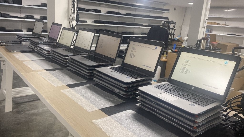 +3000 partij laptops voor export, rechtstreeks uit voorraad, 2 tot 3 Ghz, Qwerty, 14 inch, Ophalen of Verzenden