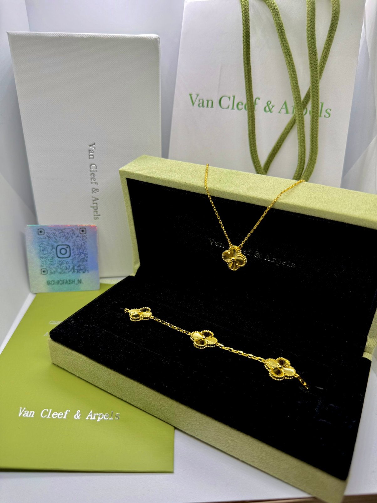 Van Cleef & Arpels - Alhambra Set ( armband & ketting), Ophalen of Verzenden, Nieuw, Goud, Zilver