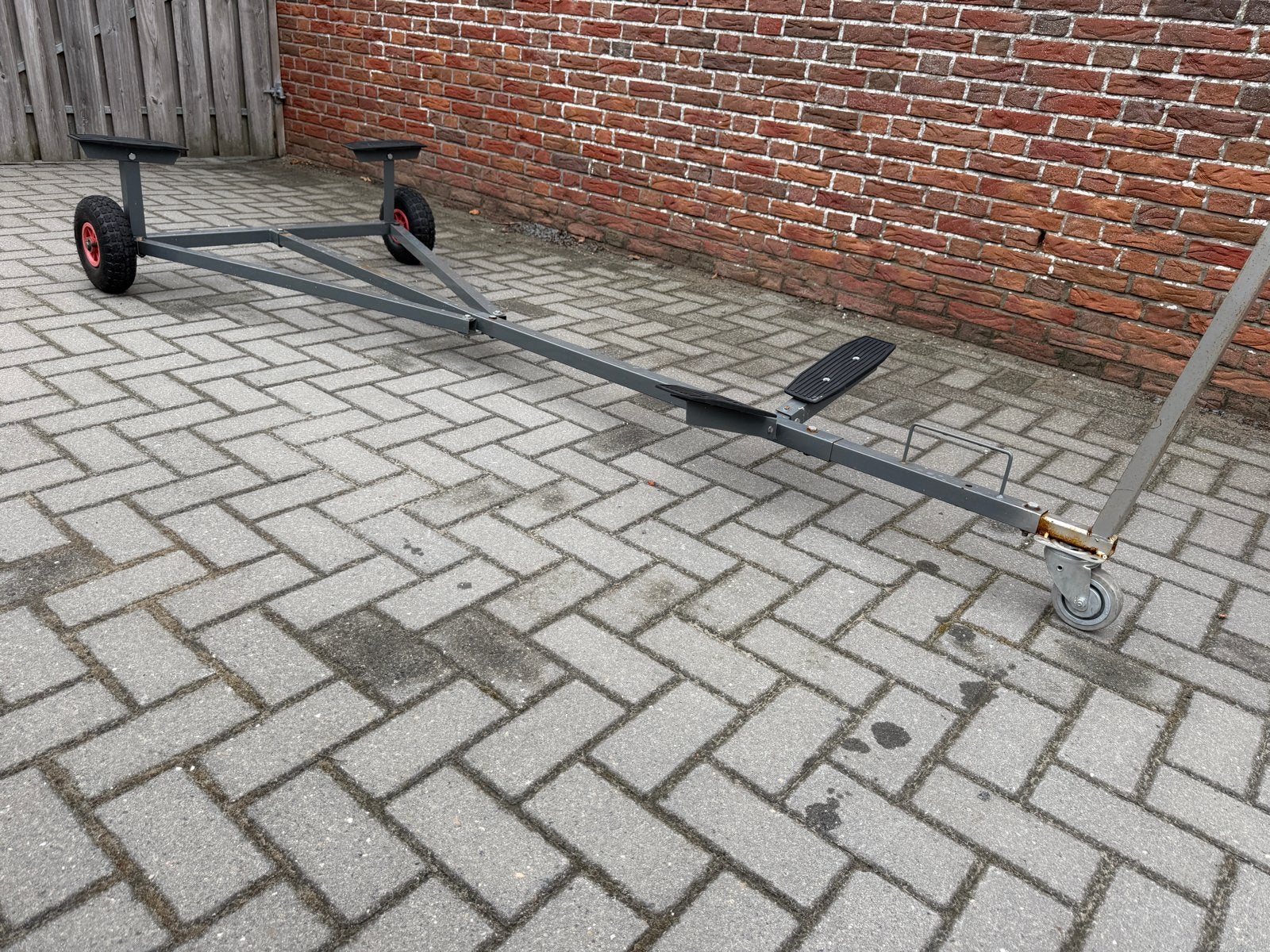 Handige rubberboot trailer met neuswiel en hoge handgreep, Watersport en Boten, Bootonderdelen, Ophalen of Verzenden, Gebruikt