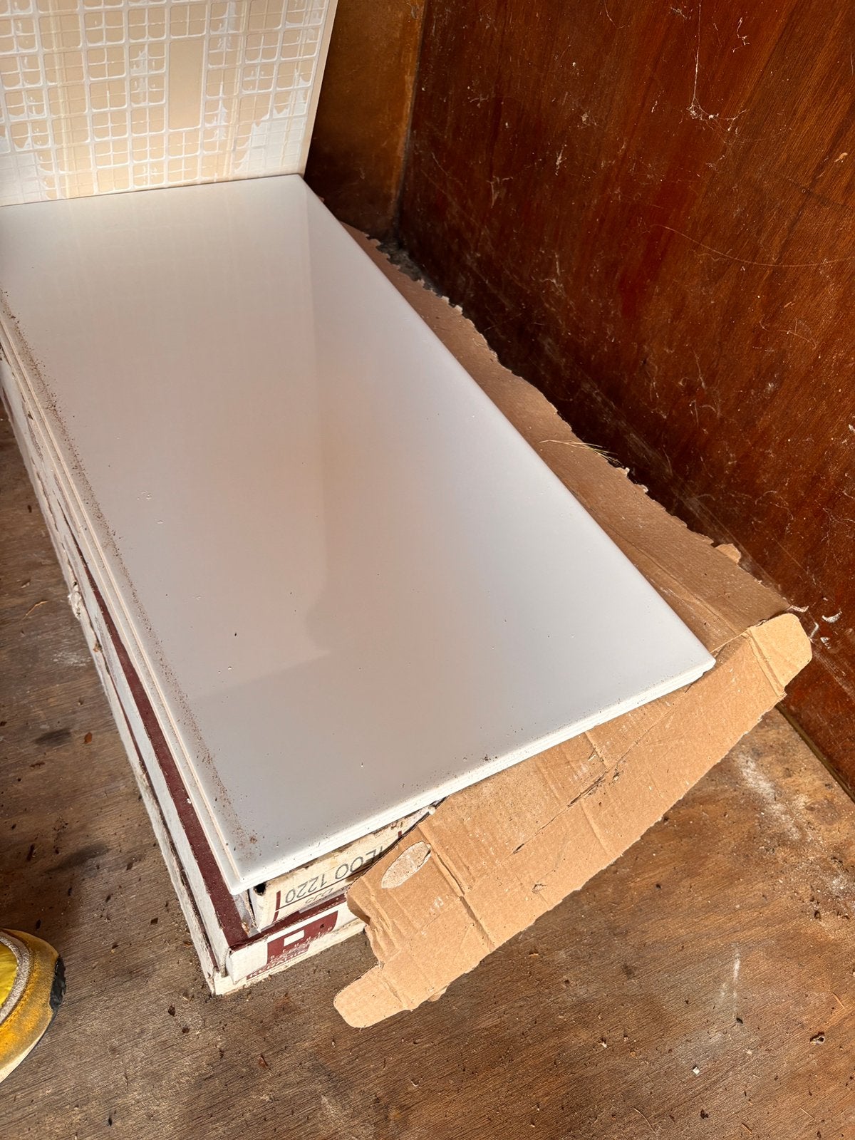 Badkamer tegels 30x60 18 stuks, Ophalen, Zo goed als nieuw, Minder dan 5 m², 20 tot 40 cm
