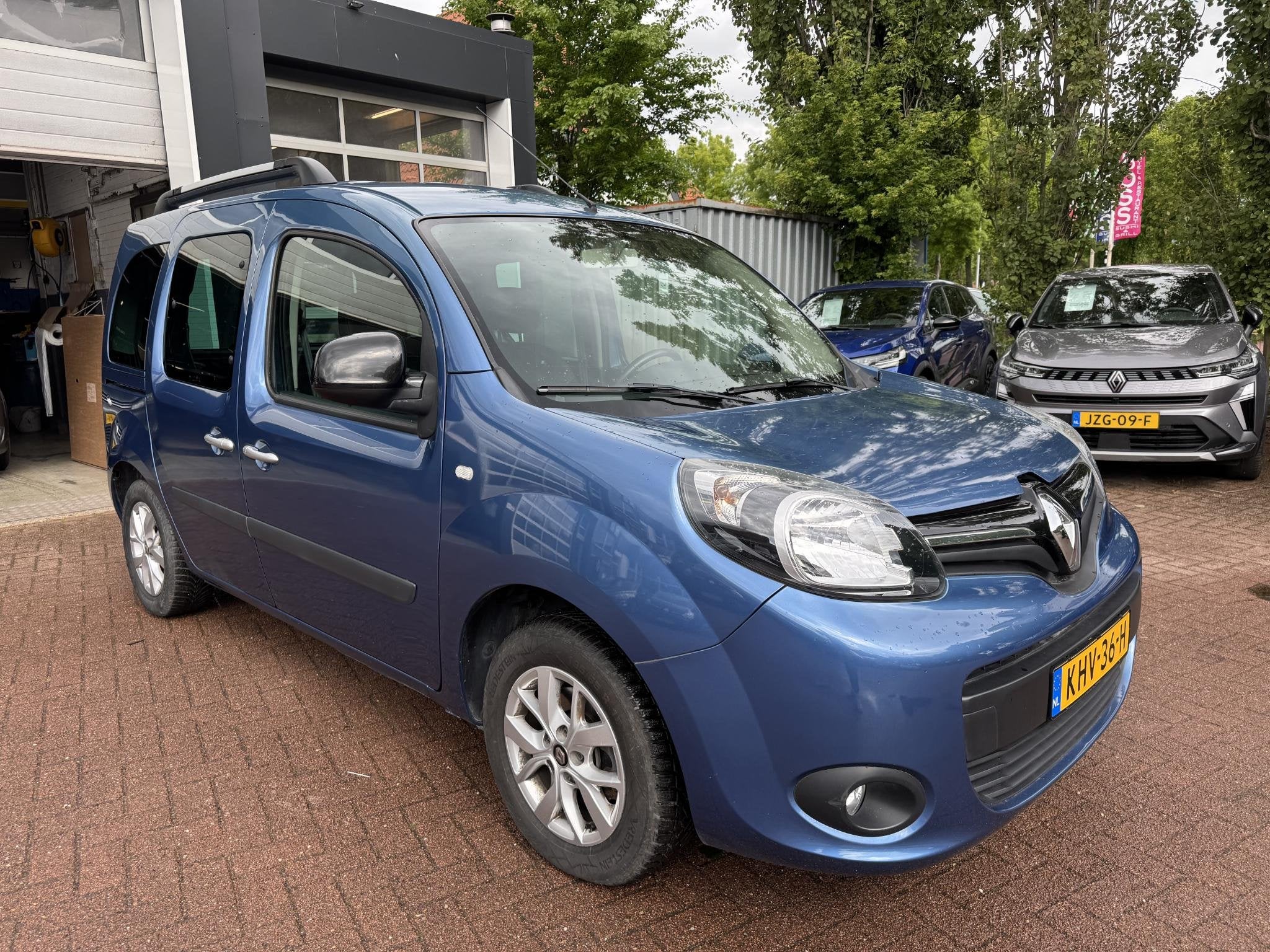 Renault Kangoo Family 1.2 TCe Automaat Rolstoelauto!, Stof, Gebruikt, 4 cilinders, Blauw