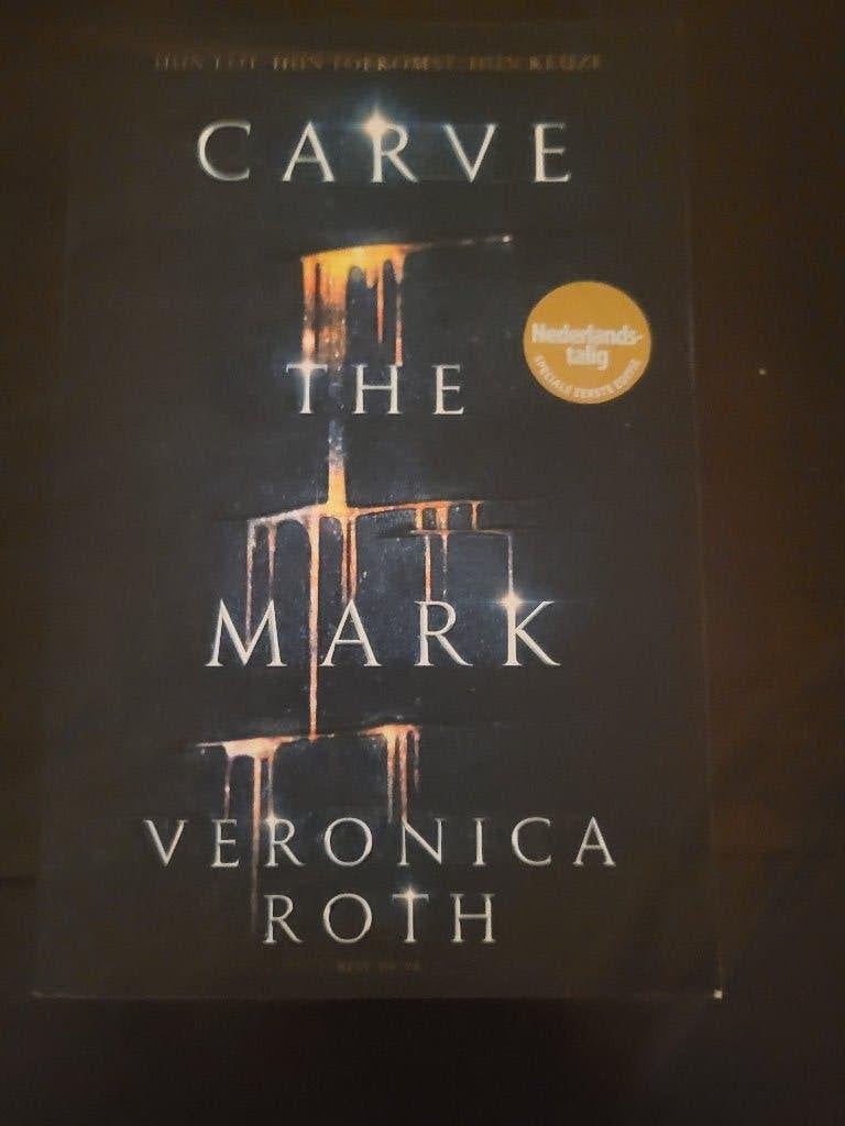Young adult boek "Carve the Mark", Boeken, Ophalen of Verzenden, Gelezen, Veronica Roth