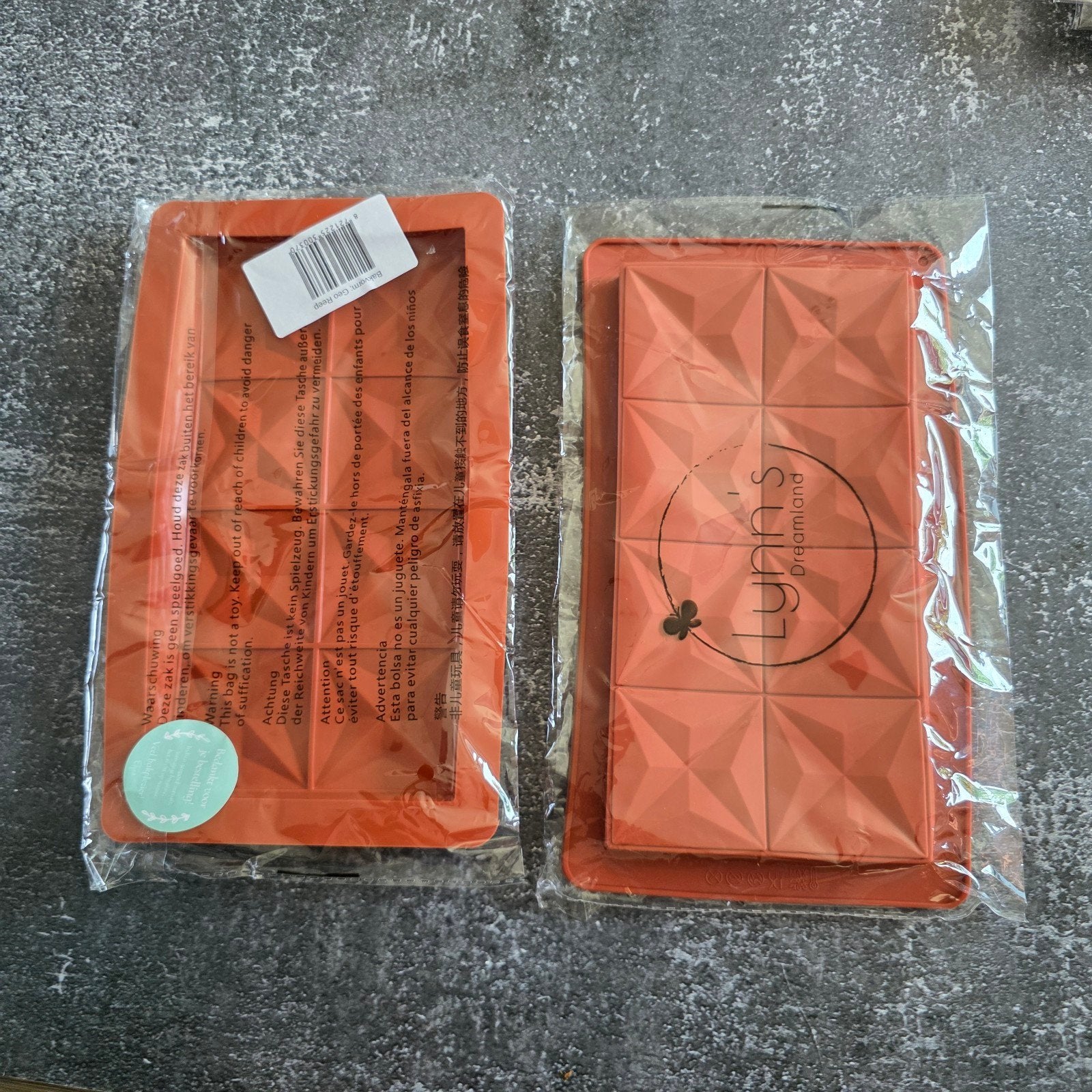 Set van 2 siliconen bakvormen - Mal voor gevulde chocoladere, Ophalen of Verzenden, Nieuw, Taarten, Bakvorm