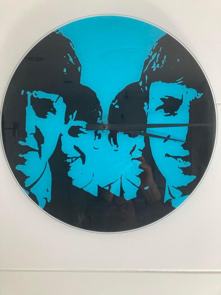 Wandklok Beatles Pop Art Design - Blauw en Zwart, Huis en Inrichting, Wandklok, Stil uurwerk, Ophalen of Verzenden, Zo goed als nieuw